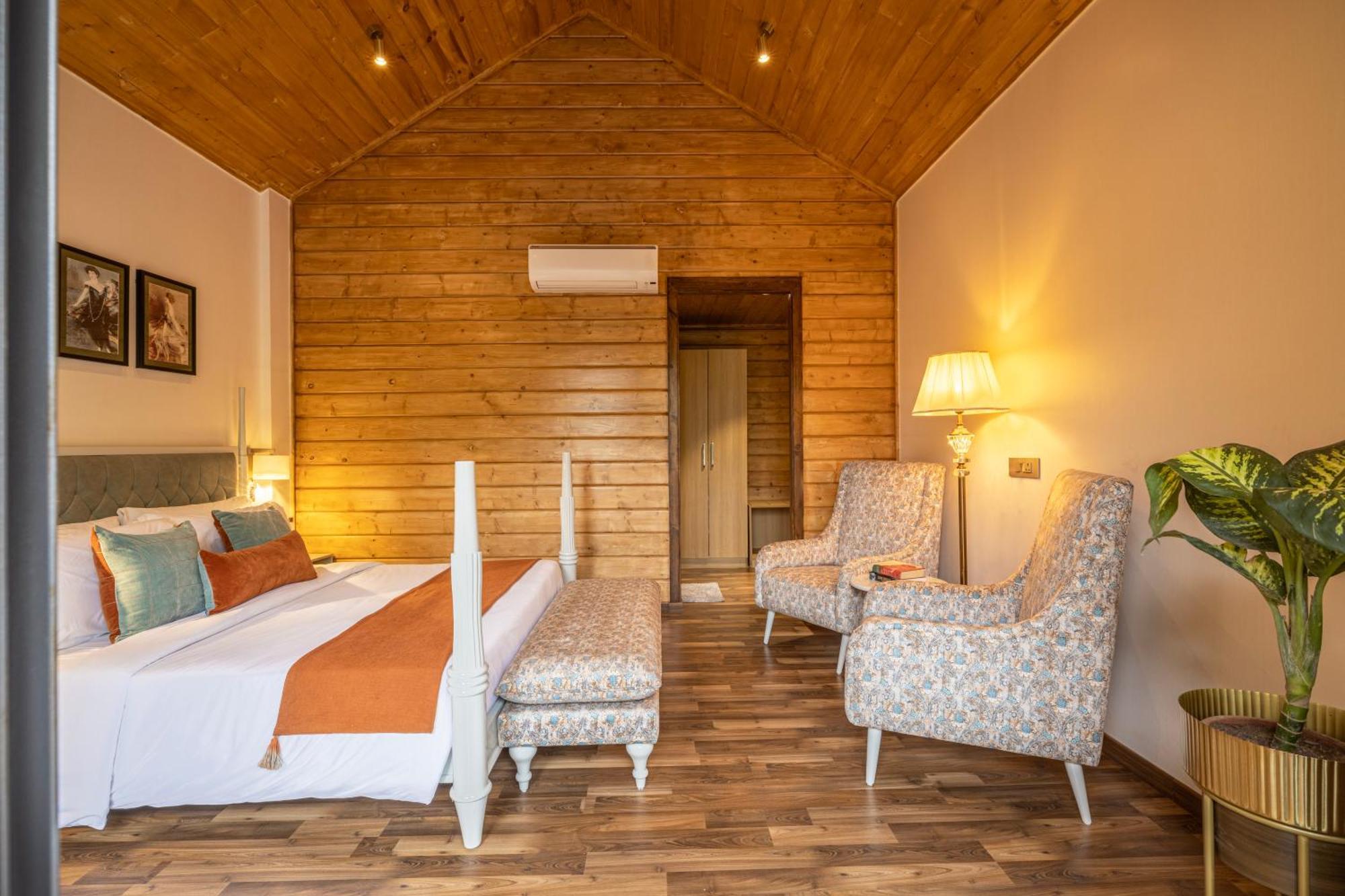 Ama Stays & Trails Kashi House, Rishikesh Bagian luar foto