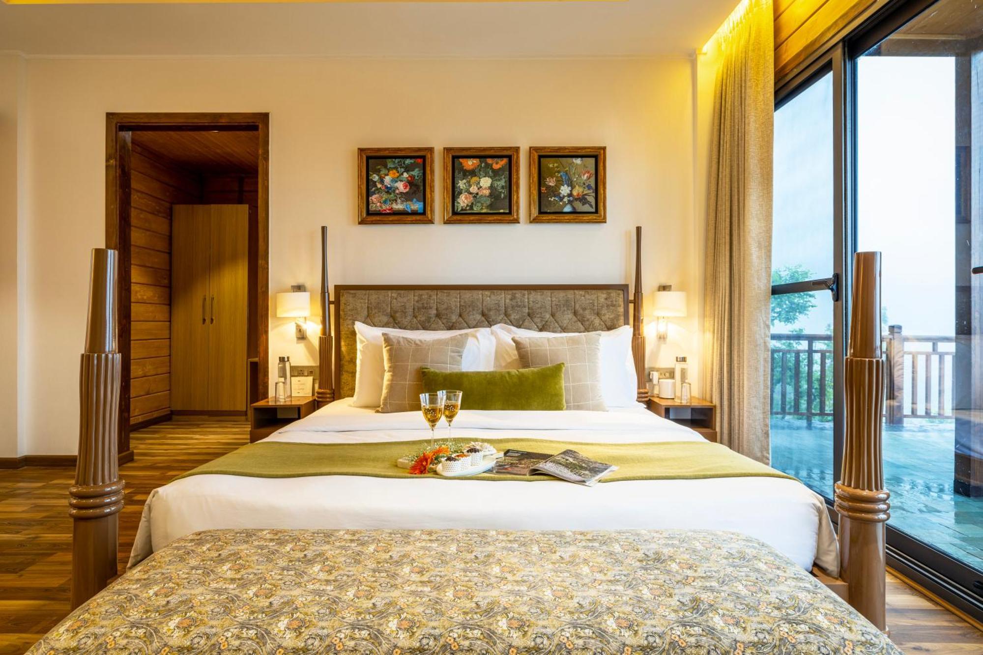 Ama Stays & Trails Kashi House, Rishikesh Bagian luar foto
