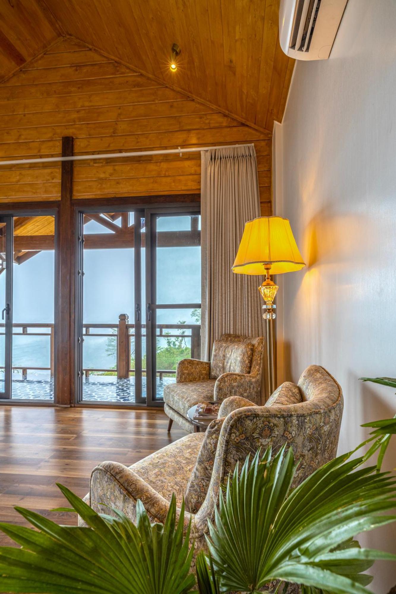 Ama Stays & Trails Kashi House, Rishikesh Bagian luar foto