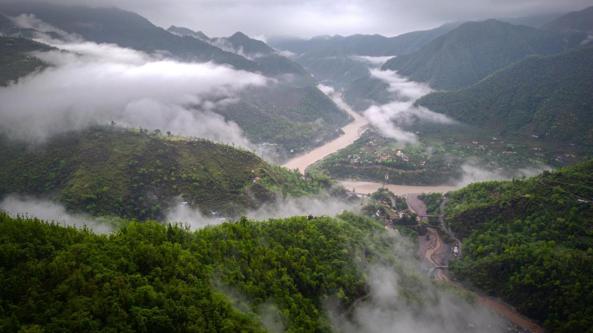 Ama Stays & Trails Kashi House, Rishikesh Bagian luar foto