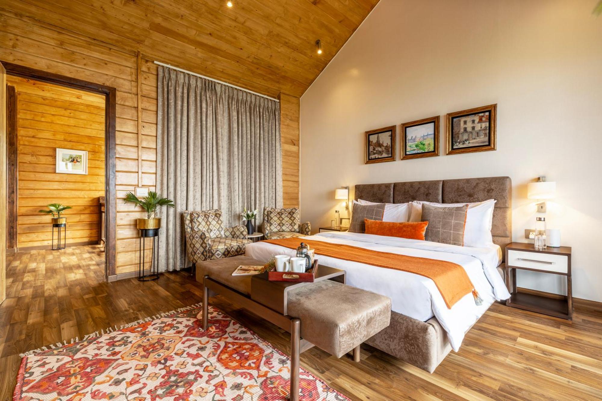 Ama Stays & Trails Kashi House, Rishikesh Bagian luar foto