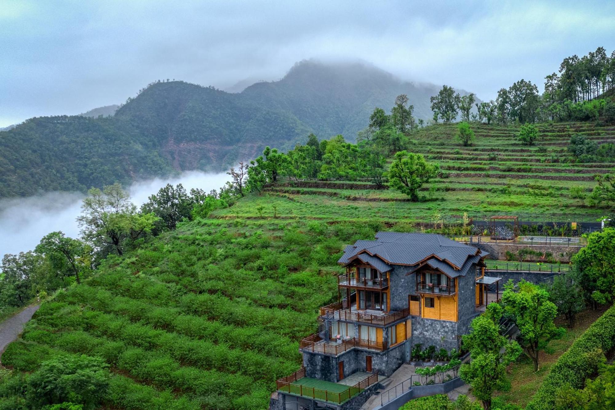 Ama Stays & Trails Kashi House, Rishikesh Bagian luar foto