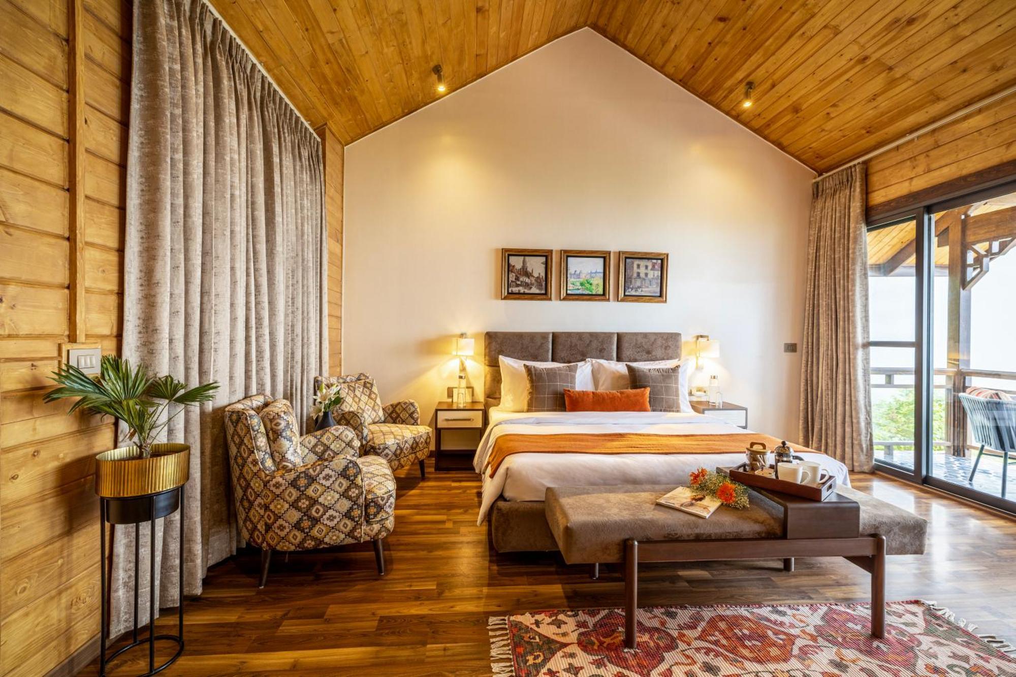 Ama Stays & Trails Kashi House, Rishikesh Bagian luar foto