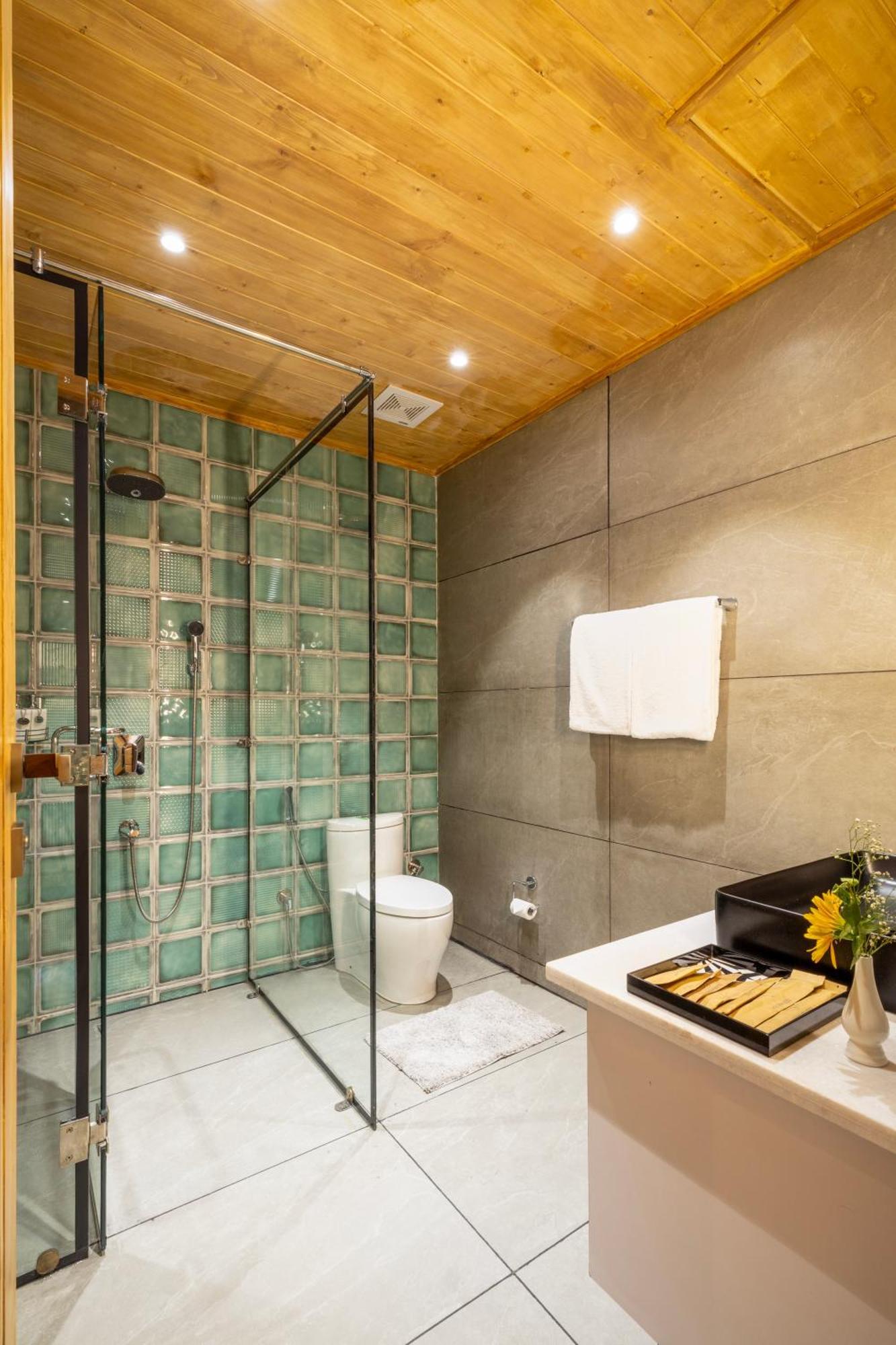 Ama Stays & Trails Kashi House, Rishikesh Bagian luar foto